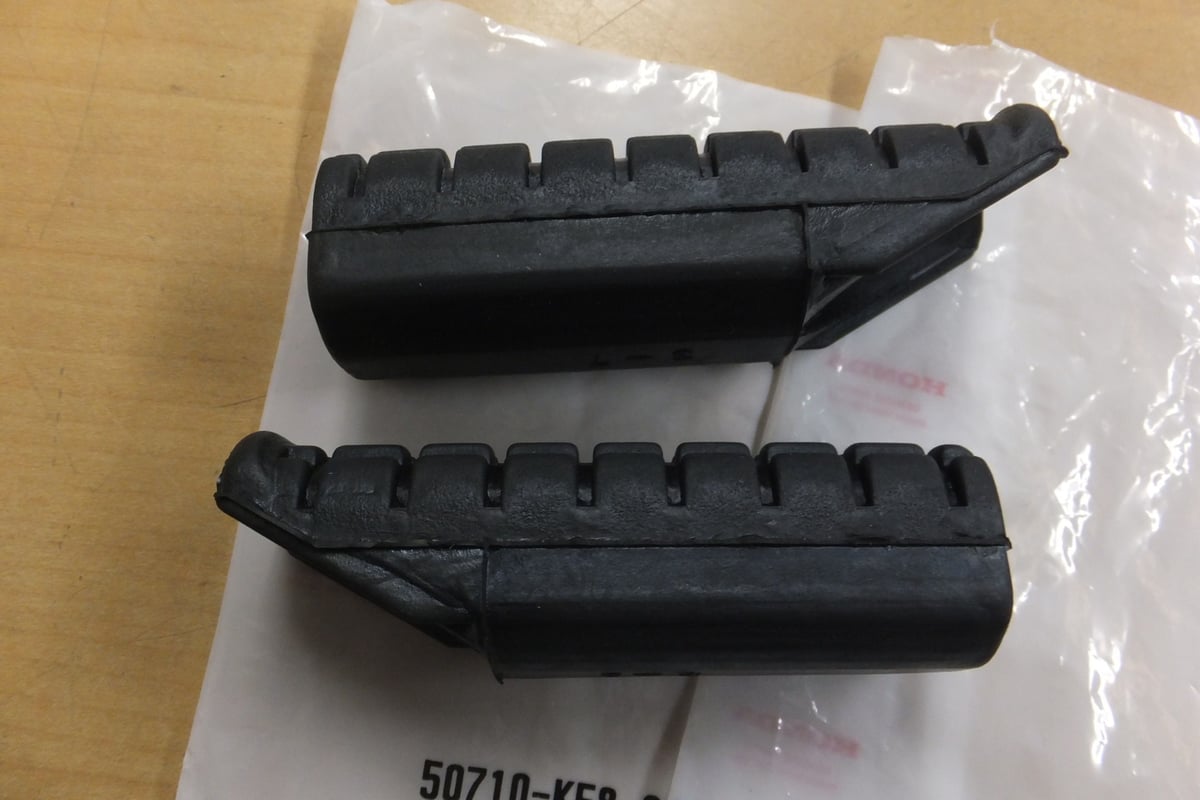 ♪ジェイド250/JADE250（MC23）/タンデムステップのゴム・ラバー/1台分