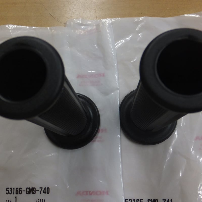 ♪NS50F（AC08)/純正ハンドルグリップ/左右セット/新品/純正品