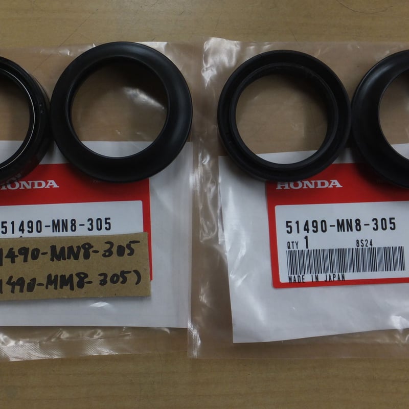 ♪NSR250R（MC18-110/MC21/MC28）純正フロントフォークオイルシール