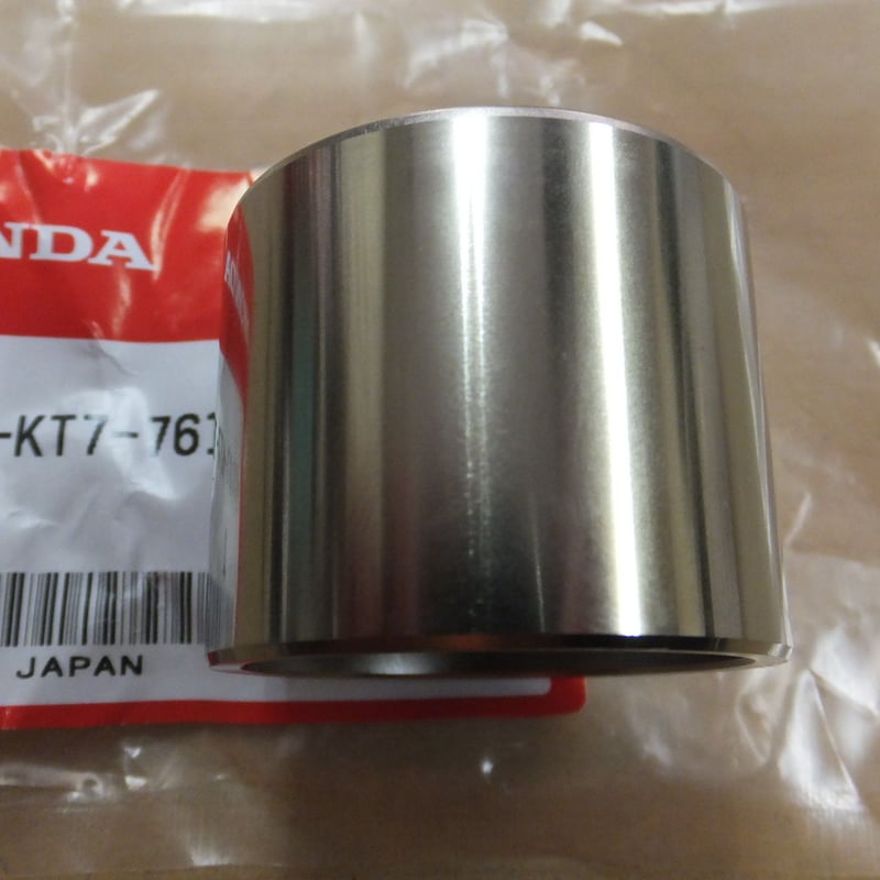 ♪CB-1（NC27、CB400F)/リアブレーキキャリパー/ピストン/純正品/新品