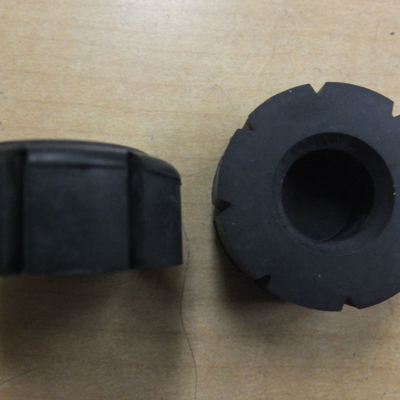 ♪FTR223/MC34/前側純正タンク取り付け用ゴム/フューエルクッション