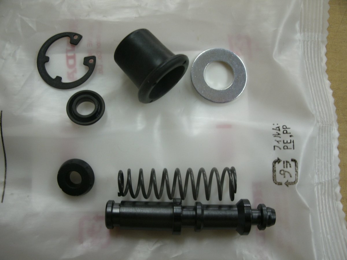 ♪CB400SS/NC41/純正FブレーキマスターのピストンSET☆新品 | laugh-na