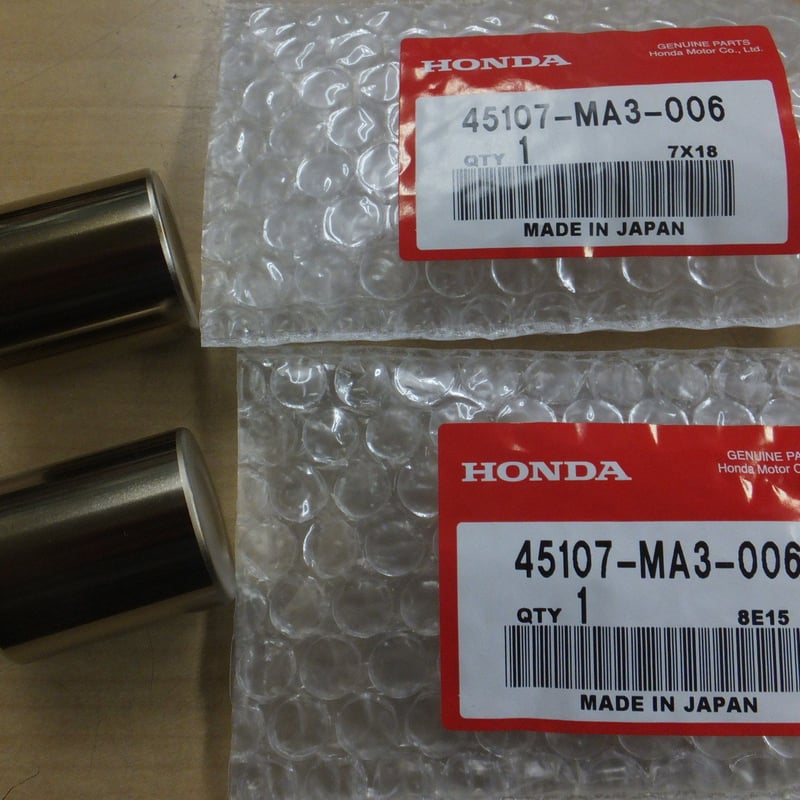 ♪CBR400R（NC23-100・101・・・）/リアブレーキキャリパー/ピストン CBR400F リアキャリパー オーバーホールキット ピストン シール CBR