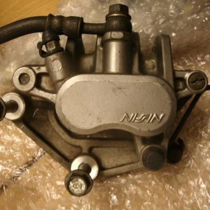 ♪GB250クラブマン/5型S型V型//フロントブレーキキャリパー/ピストン