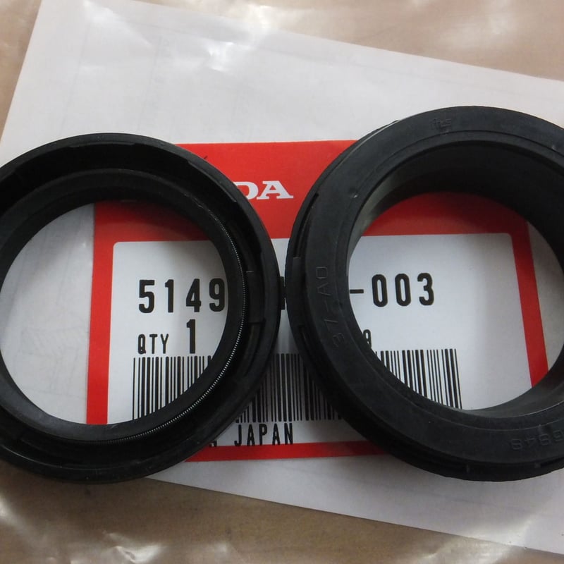 ♪FTR223/MC34/純正フロントフォークオイルシール/純正品/新品/1