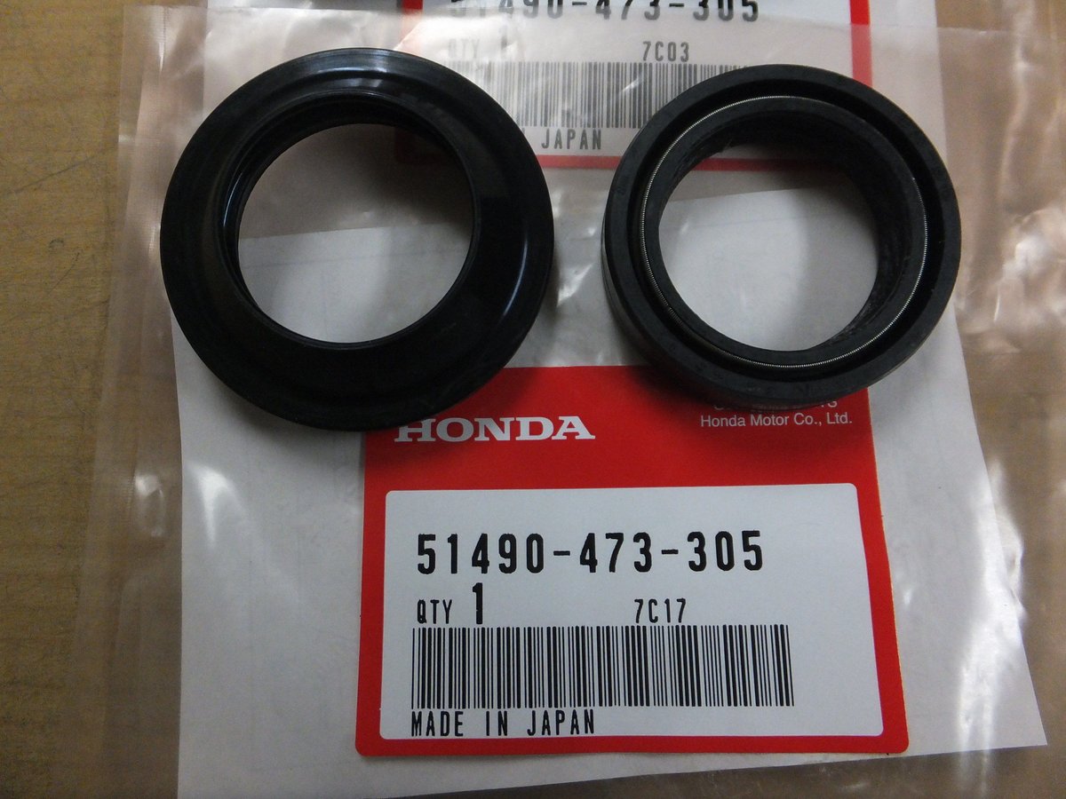 ♪GB250クラブマン/1~4型用/純正フロントフォークオイルシール ♪GB250クラブマン/1~4型用/純正フロントフォークオイルシール