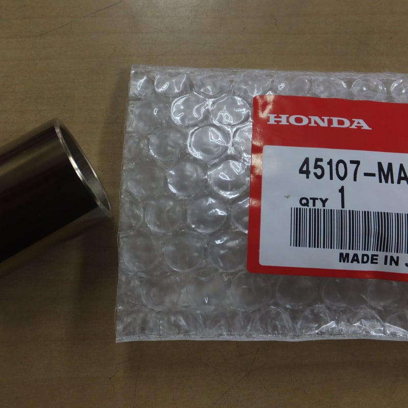 CBR400Fフロント分岐ブレーキ純正 ♪CBR400F（NC17）/フロントブレーキキャリパー/ピストン/左右分1台分