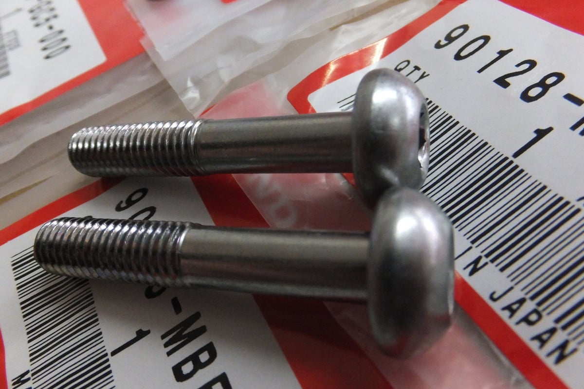 ♪CB400SS/NC41/純正シート固定用のボルト/ネジ/カラー/1台分2個セット