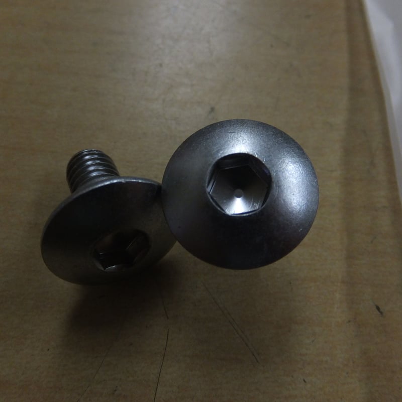 ♪FTR223/MC34/ (小)サイドカバー用サイドカバー固定用のネジ2個 ♪FTR223/MC34/ (小)サイドカバー用サイドカバー固定用のネジ2個
