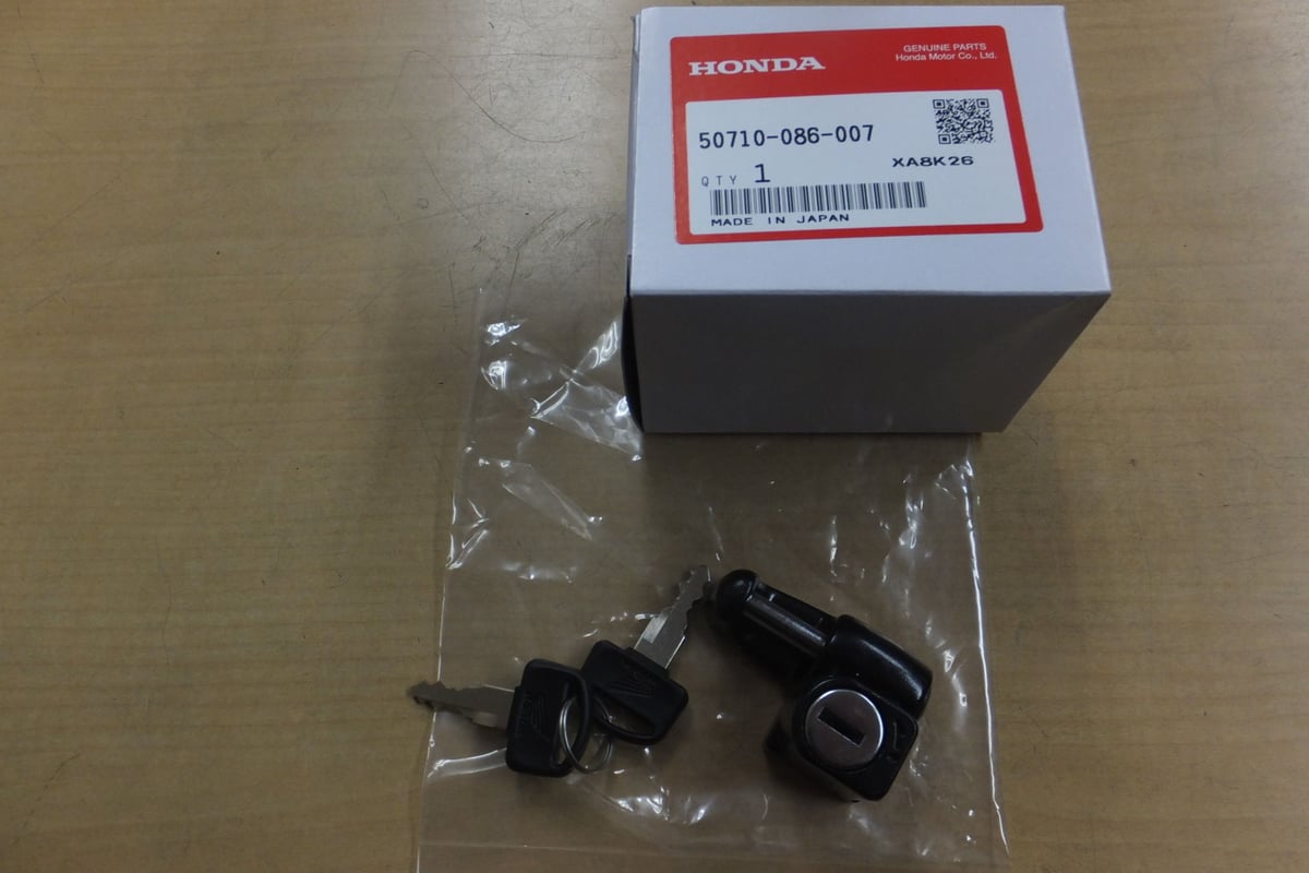 ♪HAWKⅡ/ホークⅡ（CB250T/CB400T)/純正ヘルメットホルダー