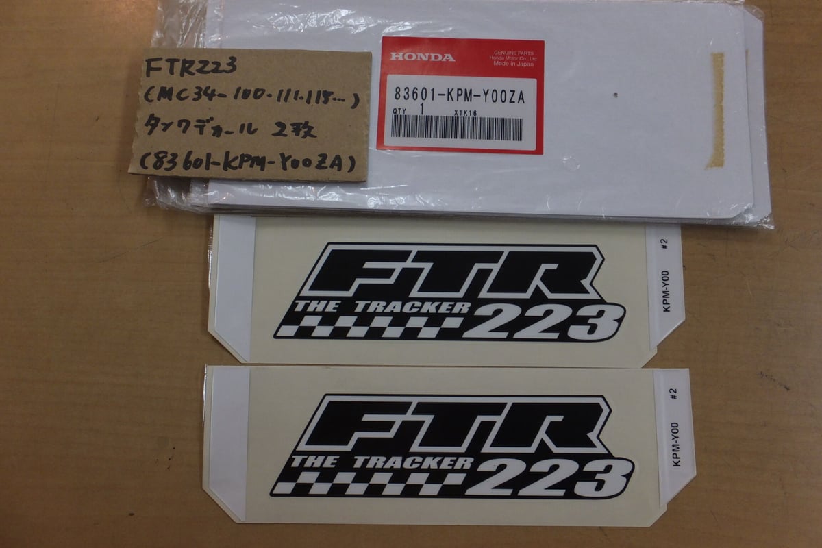 ♪FTR223/純正タンクデカール/タンクステッカー/純正品/新品