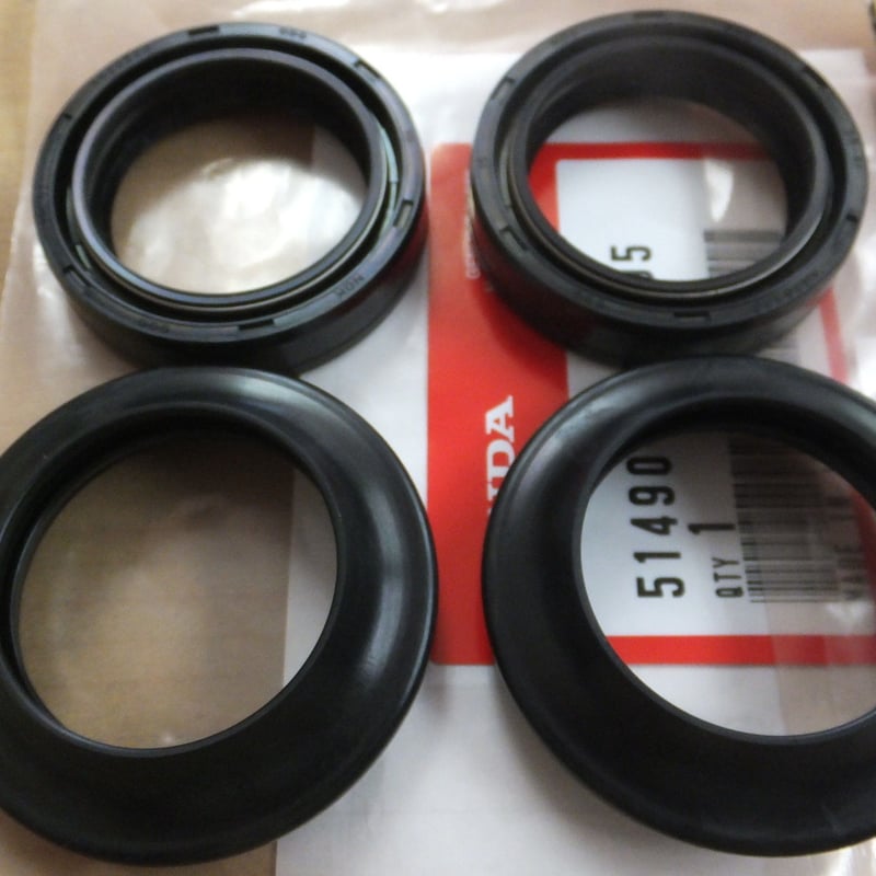 ♪XL250R（MD03）/純正フロントフォークオイルシール/純正品/新品/1台