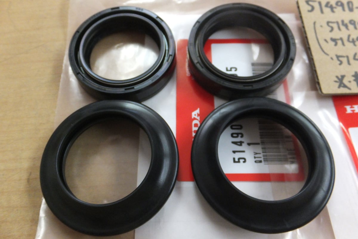 Amazon | 37x50x11 H-on CBR600 CB600 CB650 CX650 GL650 VF700
