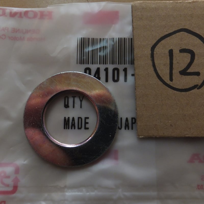 ♪FTR223/MC34/純正リアフェンダー/テールランプ/固定用のゴム/ネジ