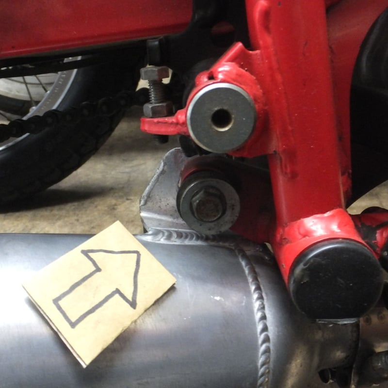 FTR223 マフラー 使用感あり 取り付けブラケット付き バイクで