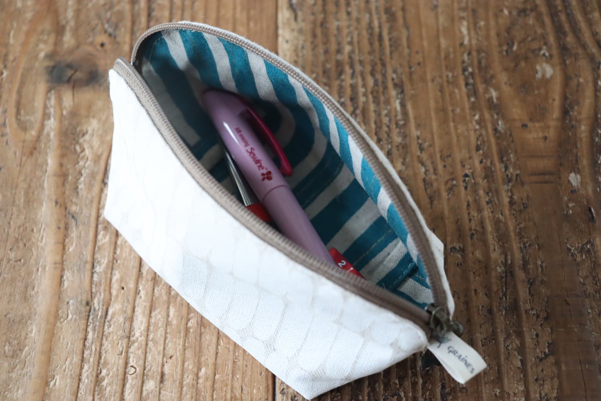 再入荷しました【手作りキット】小さくて可愛いコスメポーチ＊完成品  