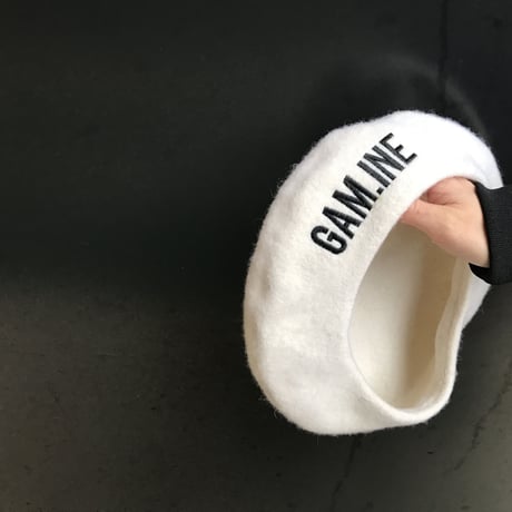 GAM.INE刺繍ベレー帽