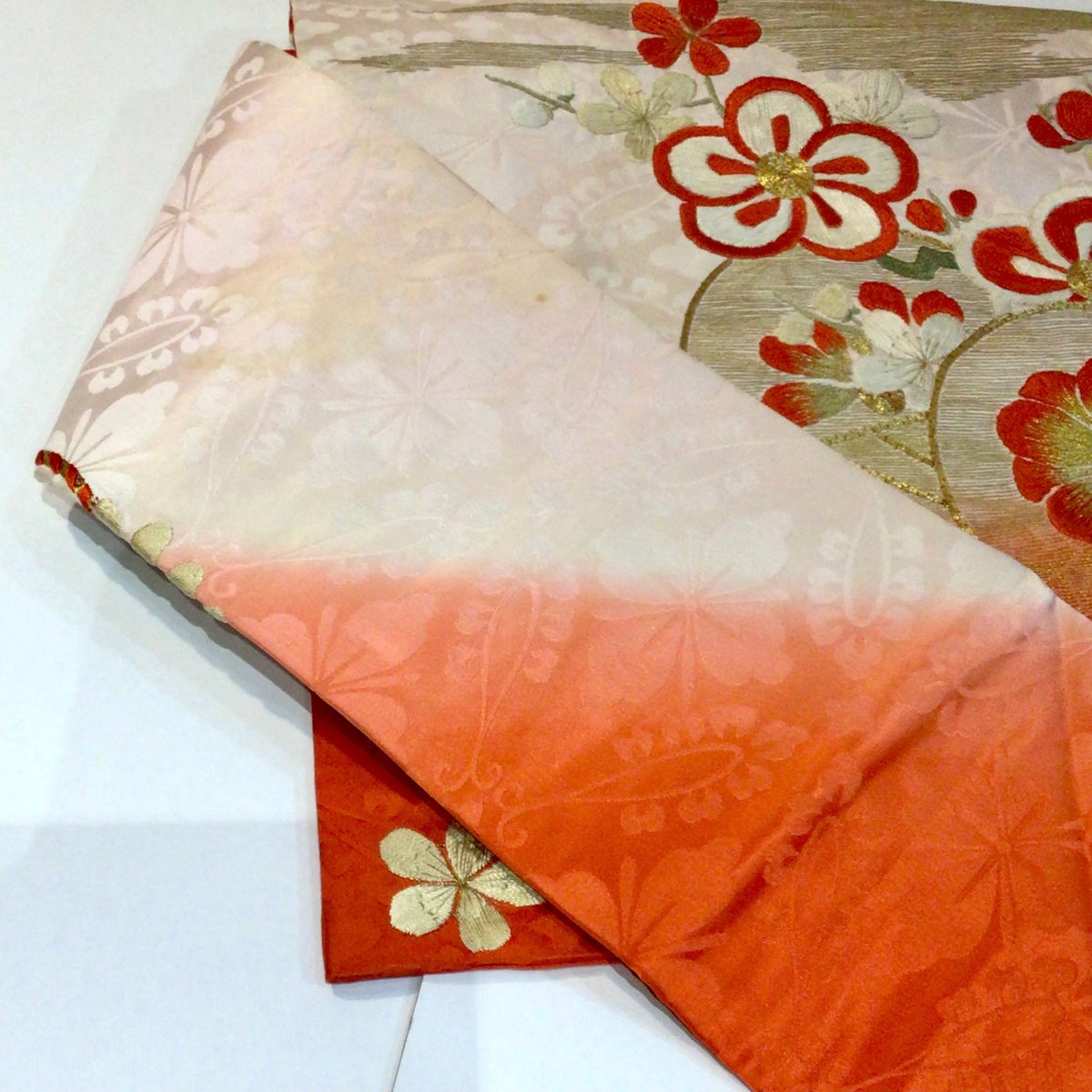 名古屋帯 アンティーク 紅白 花刺繍 ob402 | リサイクルと 名古屋帯 アンティーク 紅白 花刺繍 ob402 | リサイクルと