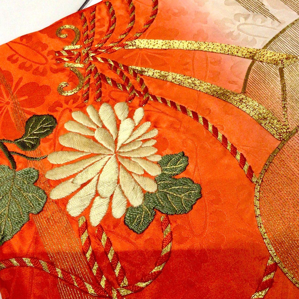 名古屋帯 アンティーク 紅白 花刺繍 ob402 | リサイクルと 名古屋帯 アンティーク 紅白 花刺繍 ob402 | リサイクルと