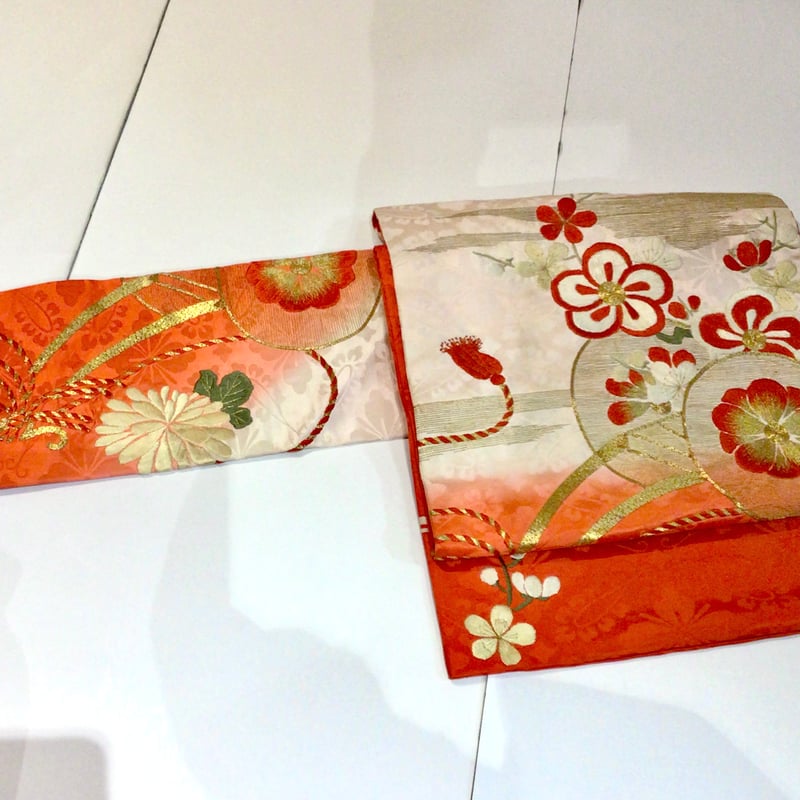 名古屋帯 アンティーク 紅白 花刺繍 ob402 | リサイクルと 名古屋帯 アンティーク 紅白 花刺繍 ob402 | リサイクルと