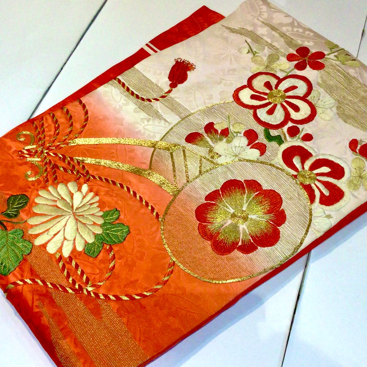 名古屋帯 アンティーク 紅白 花刺繍 ob402 | リサイクルと 名古屋帯 アンティーク 紅白 花刺繍 ob402 | リサイクルと