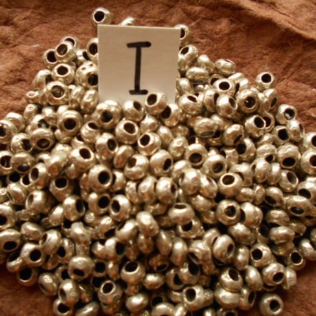 カレン族シルバー銀925NOI 4個1G W0.4Ho.3D0.3CM穴2MM　necklaceネックレス　karen hilltribe