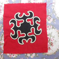民族衣装用　手芸パーツ　刺繍布　ヤオ族　アップリケ中　刺繍部13x13cm