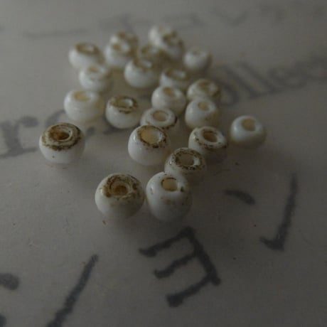古ビーズ　インドネシア　古　ガラス　ビーズ　20粒 白　4x2-3mm　交易玉　トンボ玉