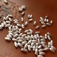 山岳民族用　装飾パーツ　米ニッケル20粒 No4 6x2mm銀色　穴2mm