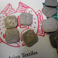 四角い　ミャンマー　ビルマコイン　昔のコイン　1チャット一辺2cm　２枚　Myanmar