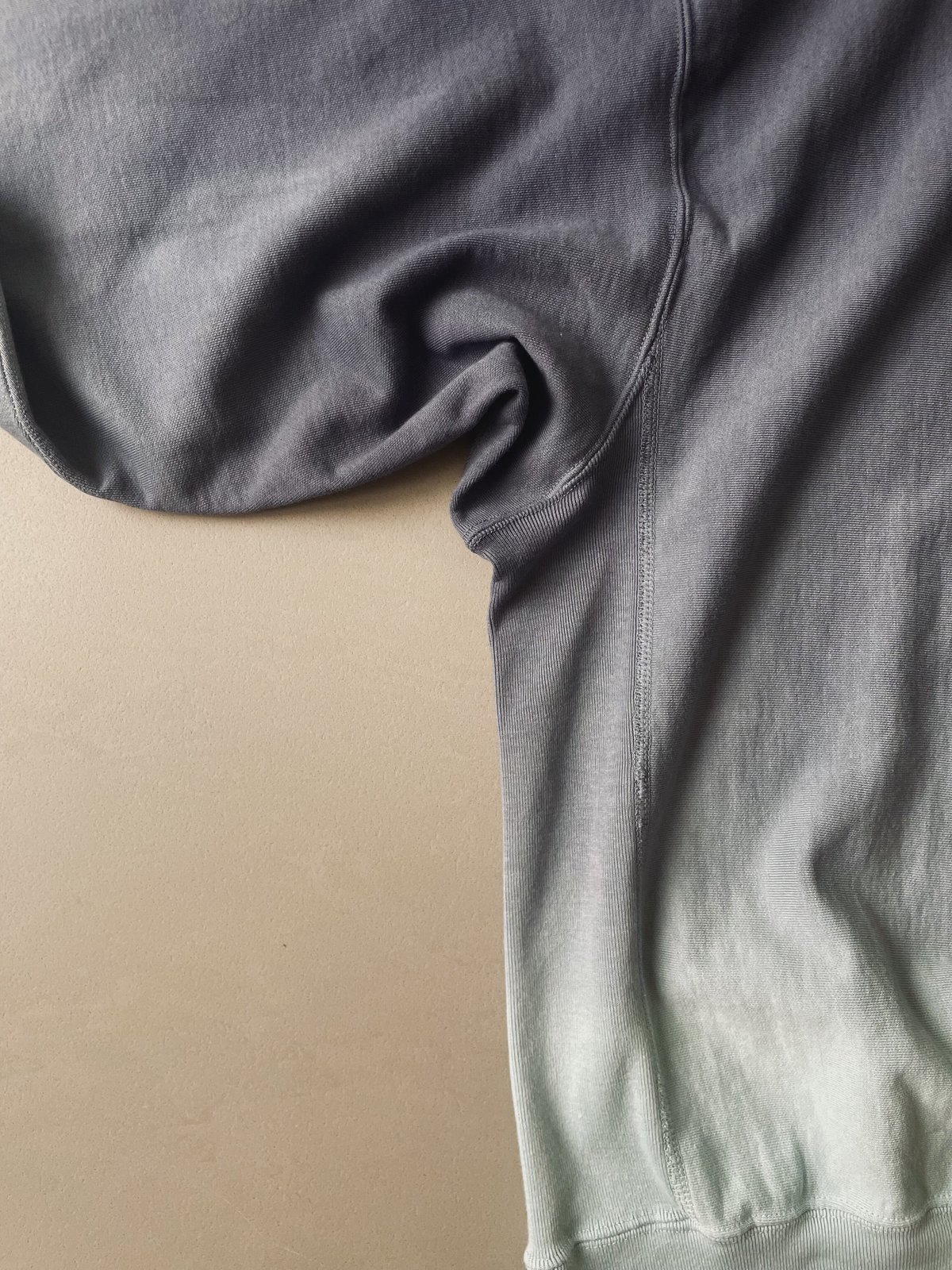 blurhms “Light Sweat Crew-neck P/O” | rangelife