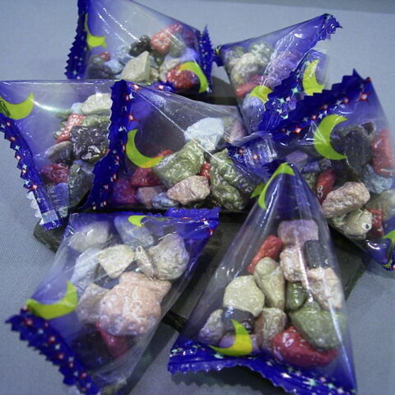 テトラ)月の小石チョコレート(200g) 砂利そっくり、人気のストーン