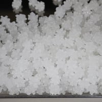 クリスタル白い金平糖(１ｋｇ)無着色金平糖♪美形小粒白色金平糖はこれ！