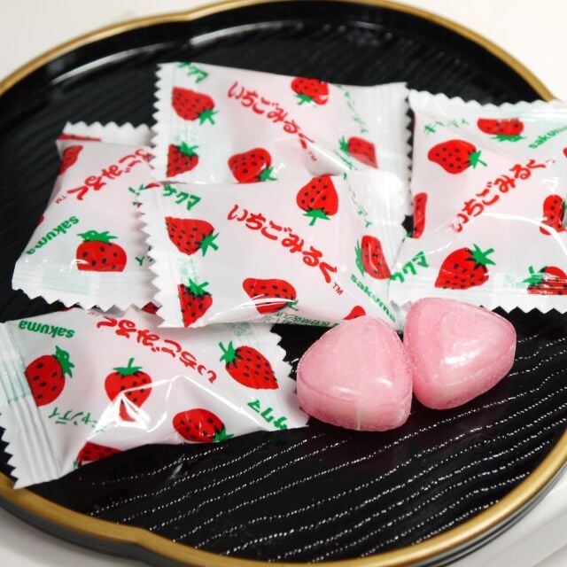 いちごみるくキャンディ(どっさり1kg)可愛い三角の苺飴♪ | 「駅前