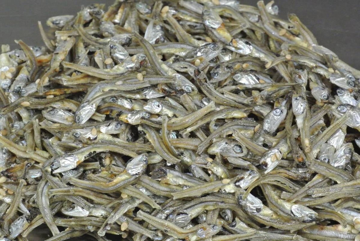 ごまいりこ(どっさり１ｋｇ)お菓子感覚のごま付き食べる煮干し雑魚珍味♪／送料込 アーモンドいりこ(どっさり1kg)小魚と割りアーモンドの