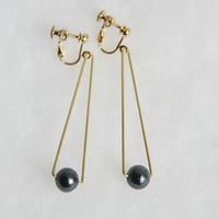sankaku pearl earring long [VE-004b]