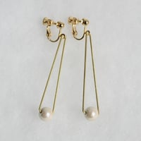 sankaku pearl earring long [VE-004k]