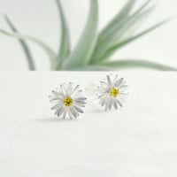 【受注制作】マーガレットピアス