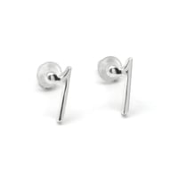 ８分休符ピアス
