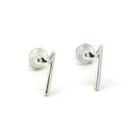 ８分休符ピアス