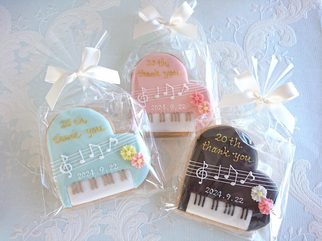 アイシングクッキー　キヨピノページ ピアノ アイシングクッキー (黒） | ｽｲｰﾂｷﾞﾌﾄ ﾌﾟﾃｨｼｭｼｭ petit ch