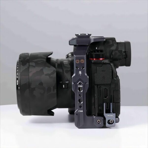 FC3601 LUMIX S5M2/S5M2X用カメラケージ用ケーブルクランプ | Image