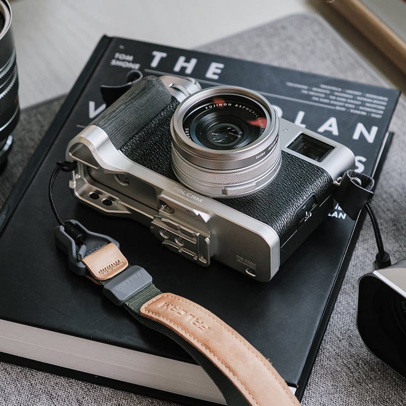 FC4305 FUJIFILM X100VI用 L型グリップ(シルクシルバー) | Image FC4305 FUJIFILM X100VI用 L型グリップ(シルクシルバー) | Image