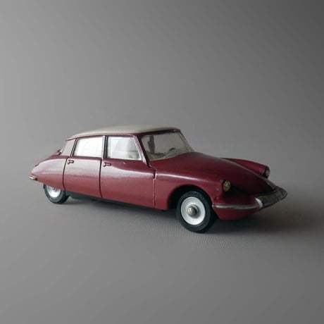 NT366　1/43 Dinky France #530 Citroën DS-19