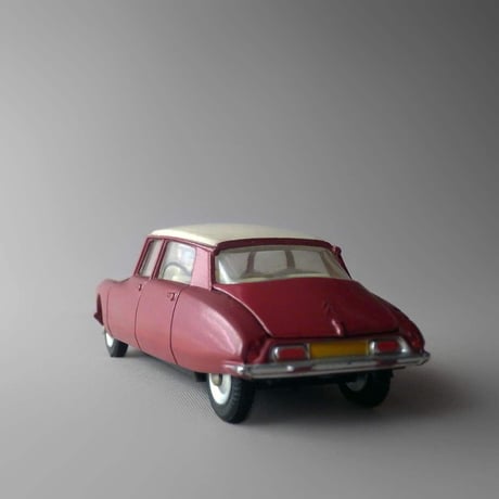 NT366　1/43 Dinky France #530 Citroën DS-19