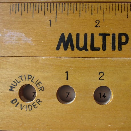 NA007　MULTIPLIER & DIVIDER PENCIL BOX