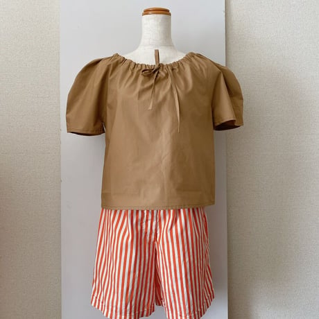 Puff Sleeve Gathered Neck Tops Beige パフスリーブギャザーネックトップスベージュ
