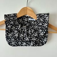 RUFFLE COLLAR Liberty Black Flowers / ラッフルカラーリバティブラックフラワー