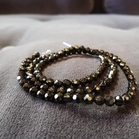 天然石　オニキス3A　カット玉4mm