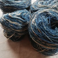藍麻　純国産藍染め　麻糸　藍×生成